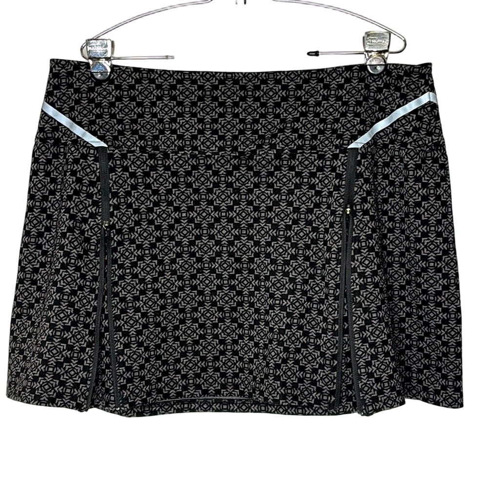 Title Nine Black and Gray Geometric Skirt XL